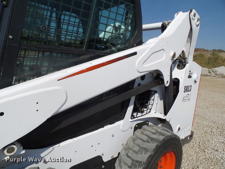 image for item DF0894 2013 Bobcat S590  skid steer loader