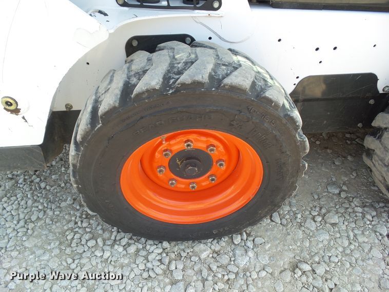 image for item DF0894 2013 Bobcat S590  skid steer loader