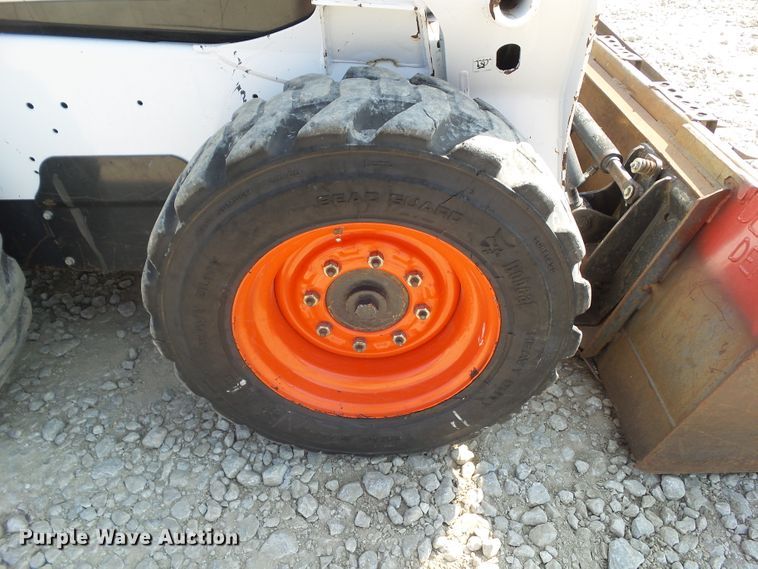 image for item DF0894 2013 Bobcat S590  skid steer loader