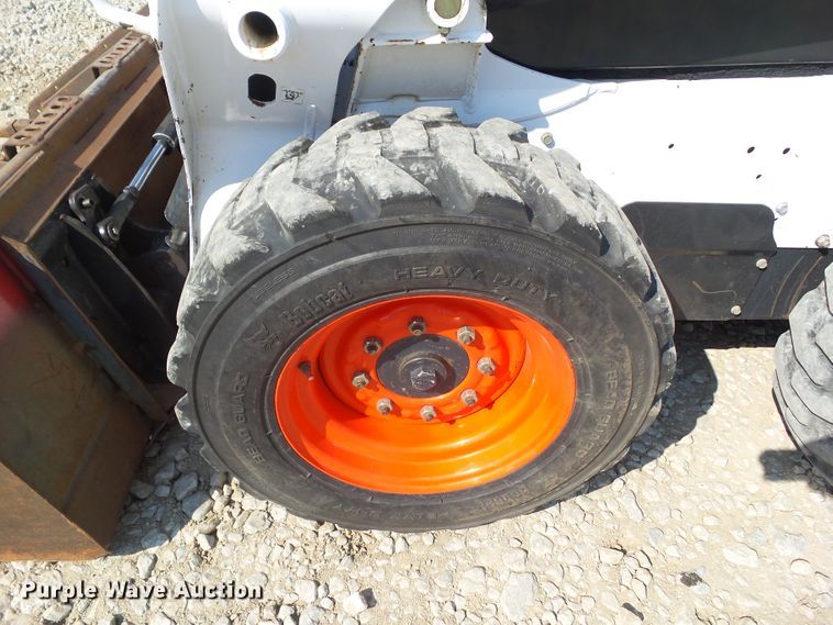 image for item DF0894 2013 Bobcat S590  skid steer loader