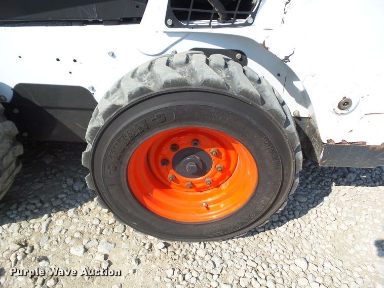 image for item DF0894 2013 Bobcat S590  skid steer loader