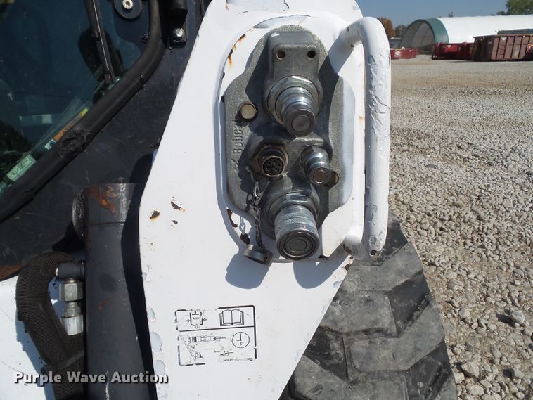 image for item DF0894 2013 Bobcat S590  skid steer loader