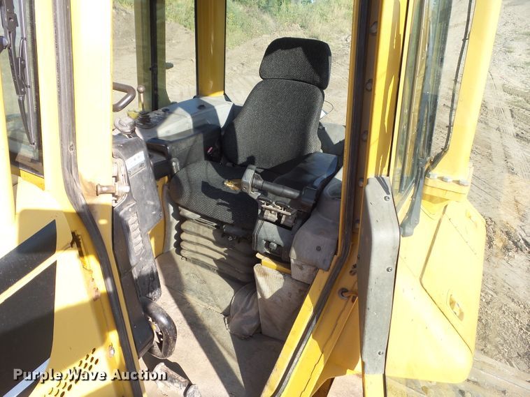 image for item DF0895 2006 Caterpillar D5N LGP  dozer