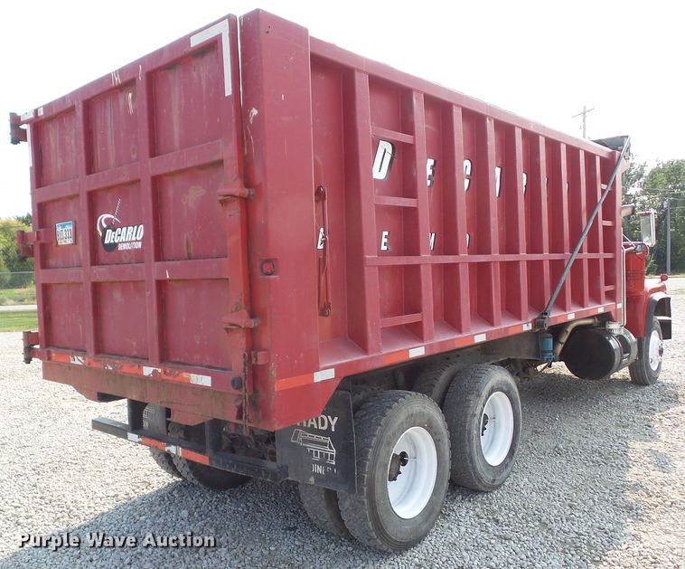 image for item DF0896 1988 Mack R690ST  dump truck