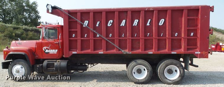 image for item DF0896 1988 Mack R690ST  dump truck