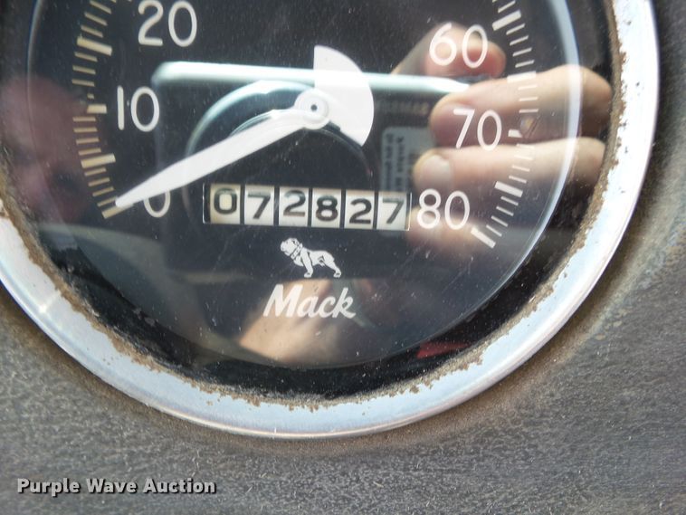 image for item DF0896 1988 Mack R690ST  dump truck