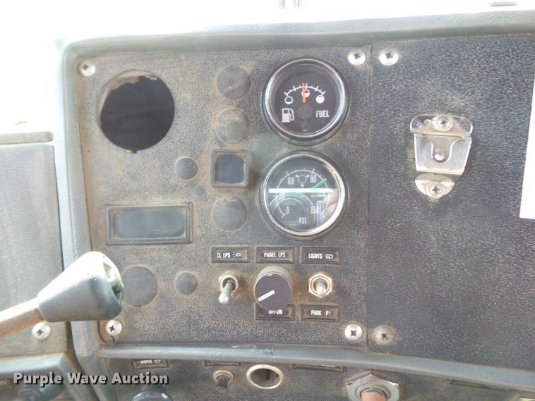 image for item DF0896 1988 Mack R690ST  dump truck