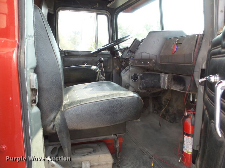 image for item DF0896 1988 Mack R690ST  dump truck