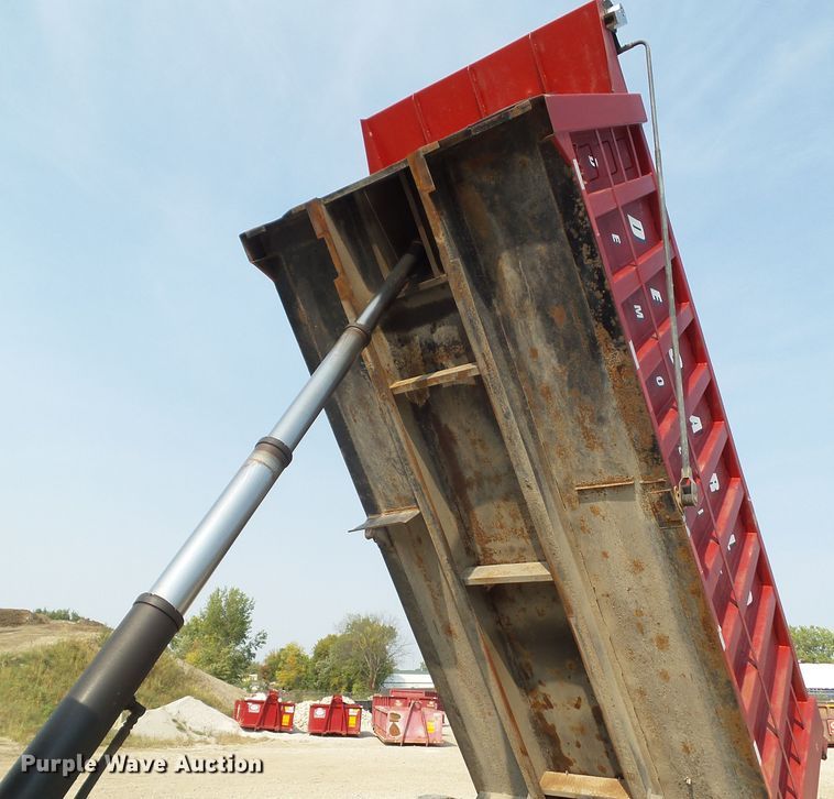 image for item DF0896 1988 Mack R690ST  dump truck