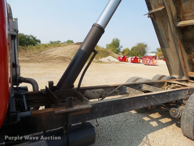 image for item DF0896 1988 Mack R690ST  dump truck