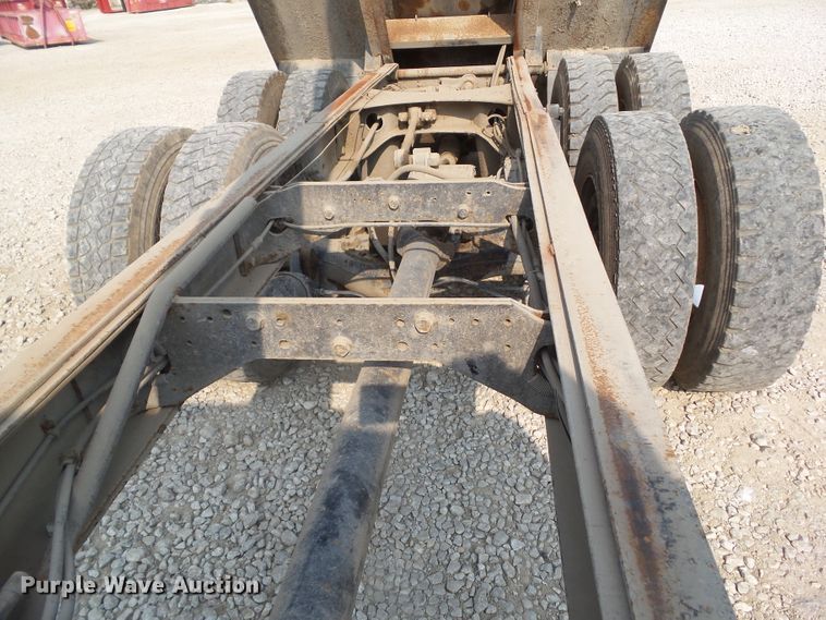 image for item DF0896 1988 Mack R690ST  dump truck