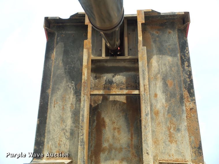 image for item DF0896 1988 Mack R690ST  dump truck