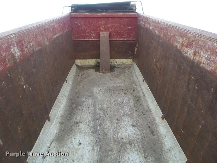 image for item DF0896 1988 Mack R690ST  dump truck