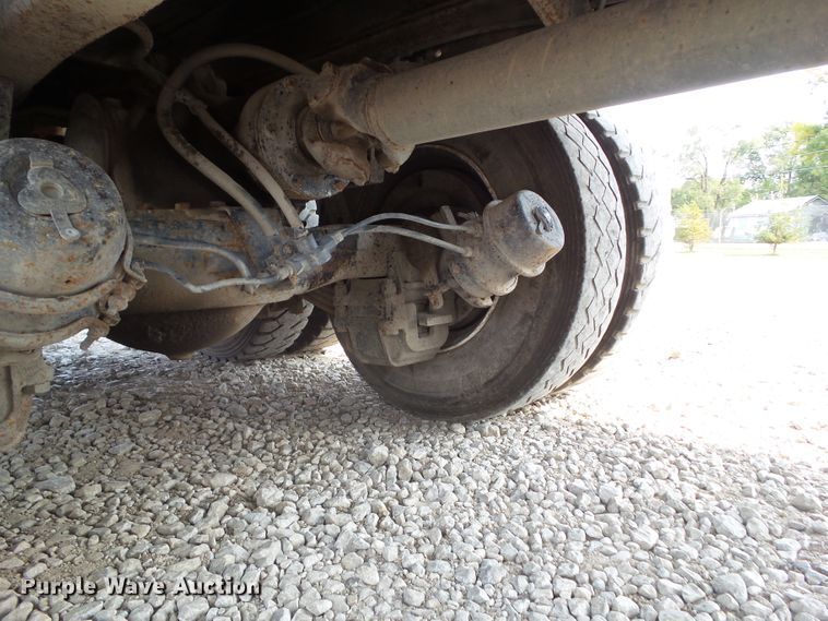 image for item DF0896 1988 Mack R690ST  dump truck