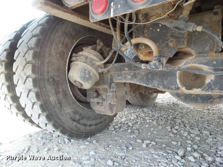 image for item DF0896 1988 Mack R690ST  dump truck