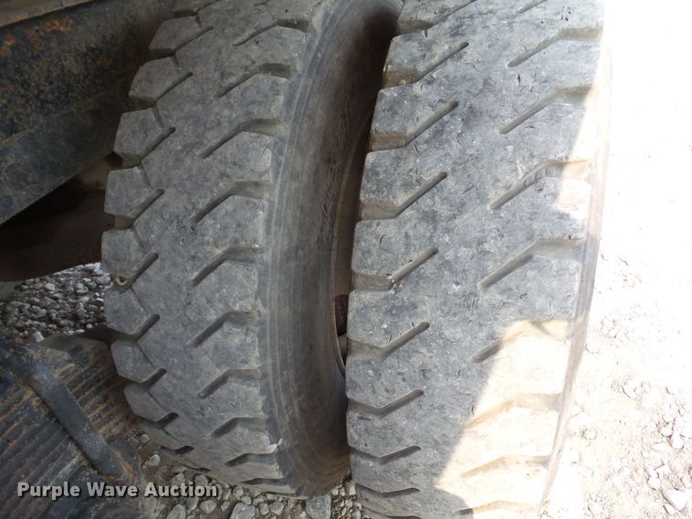 image for item DF0896 1988 Mack R690ST  dump truck