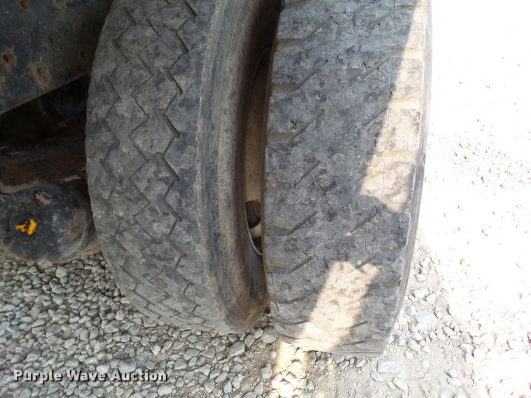 image for item DF0896 1988 Mack R690ST  dump truck