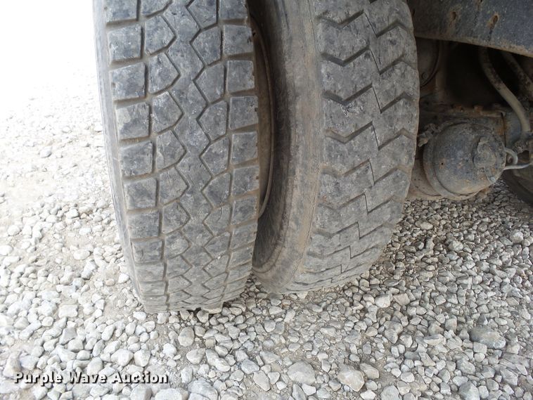 image for item DF0896 1988 Mack R690ST  dump truck