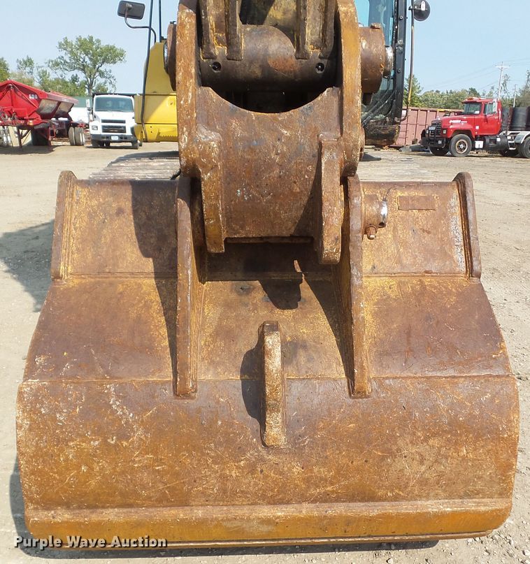 image for item DF0897 2005 Caterpillar 325CL  excavator