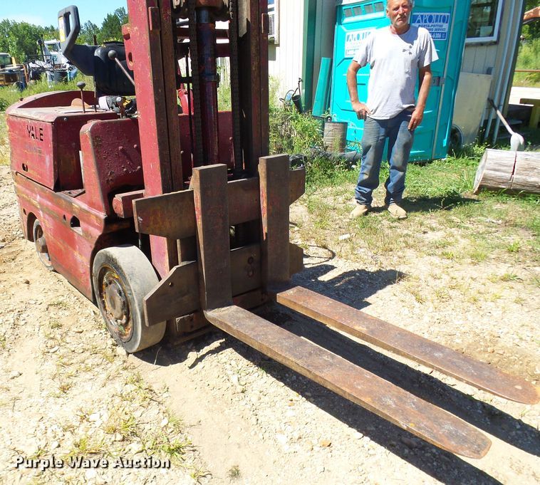 image for item DG2051 Yale KG51AT40UF  forklift