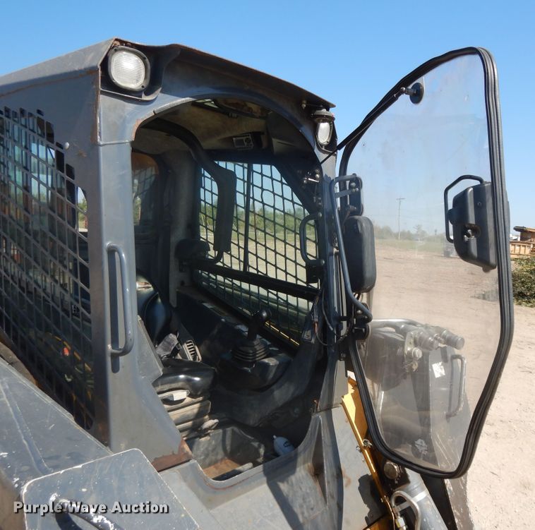 image for item DH0100 2014 John Deere 333E  tracked skid steer loader