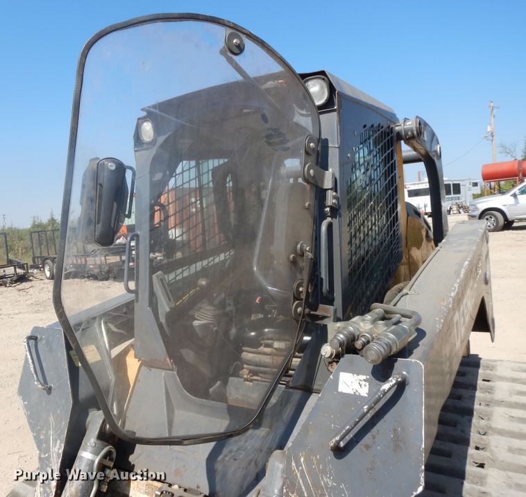 image for item DH0100 2014 John Deere 333E  tracked skid steer loader