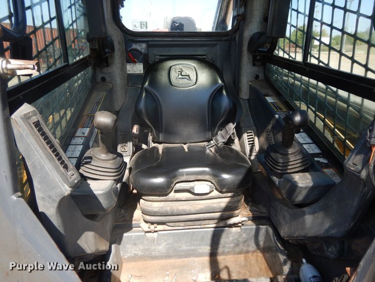 image for item DH0100 2014 John Deere 333E  tracked skid steer loader