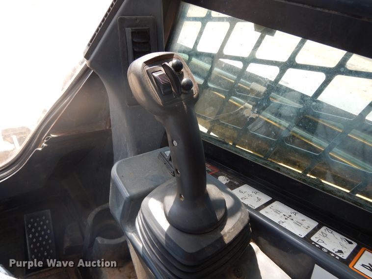 image for item DH0100 2014 John Deere 333E  tracked skid steer loader