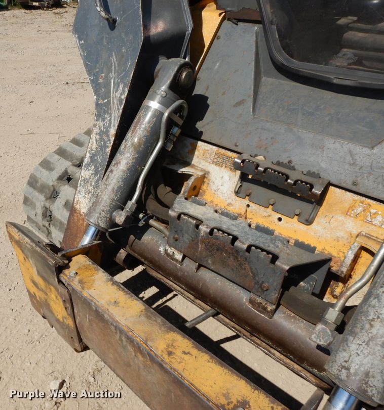 image for item DH0100 2014 John Deere 333E  tracked skid steer loader