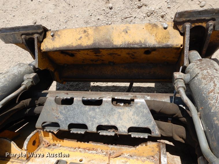 image for item DH0100 2014 John Deere 333E  tracked skid steer loader