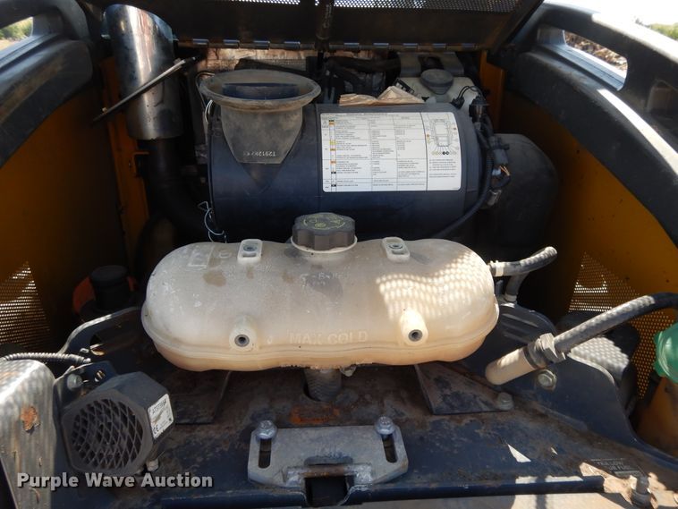 image for item DH0100 2014 John Deere 333E  tracked skid steer loader