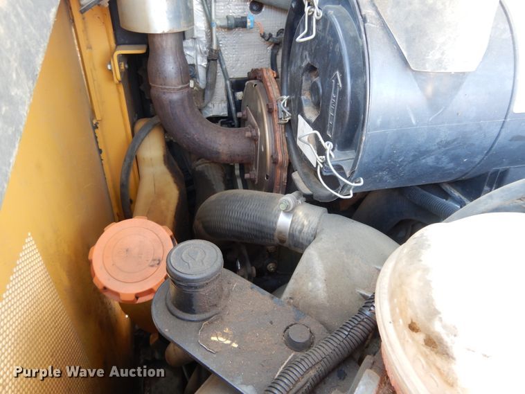 image for item DH0100 2014 John Deere 333E  tracked skid steer loader