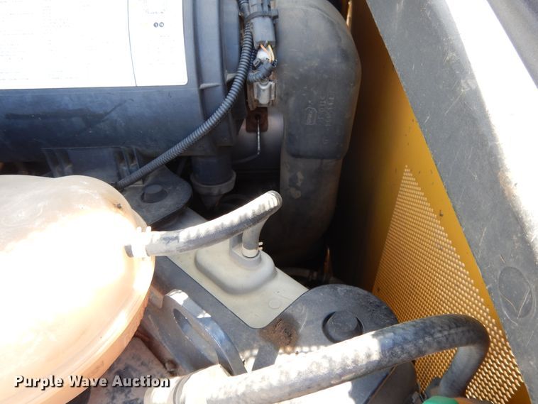 image for item DH0100 2014 John Deere 333E  tracked skid steer loader