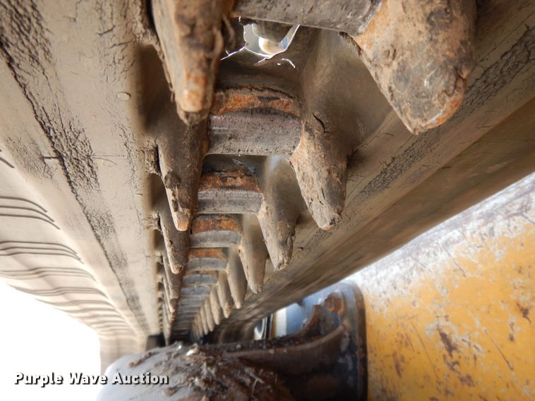 image for item DH0100 2014 John Deere 333E  tracked skid steer loader