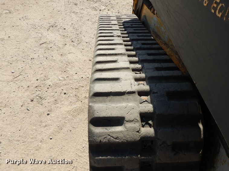 image for item DH0100 2014 John Deere 333E  tracked skid steer loader