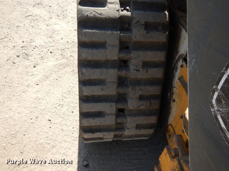 image for item DH0100 2014 John Deere 333E  tracked skid steer loader