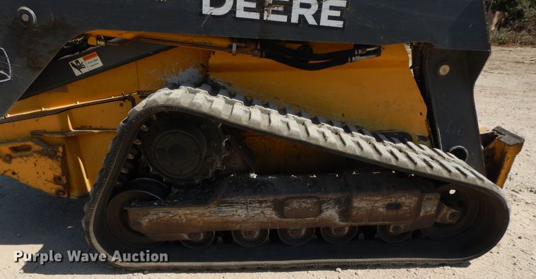 image for item DH0100 2014 John Deere 333E  tracked skid steer loader