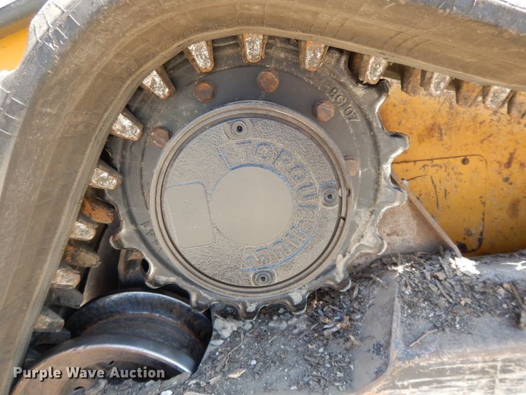 image for item DH0100 2014 John Deere 333E  tracked skid steer loader