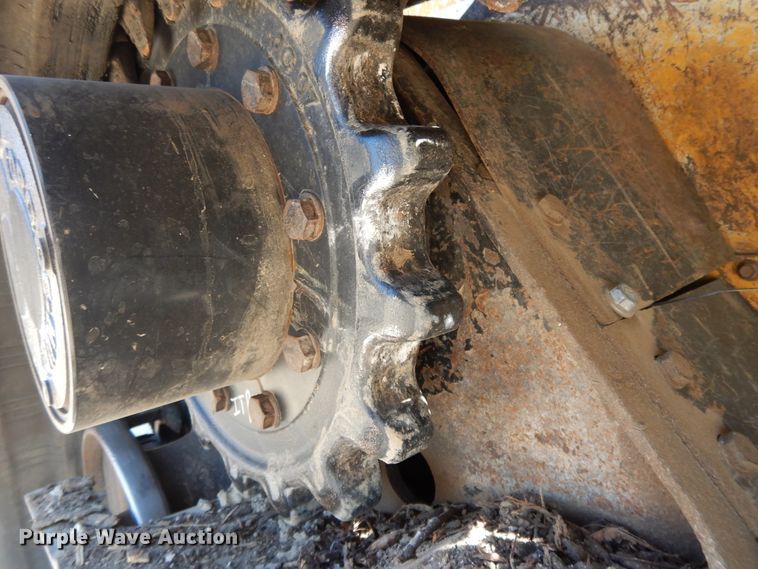 image for item DH0100 2014 John Deere 333E  tracked skid steer loader