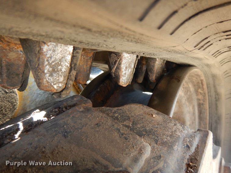 image for item DH0100 2014 John Deere 333E  tracked skid steer loader