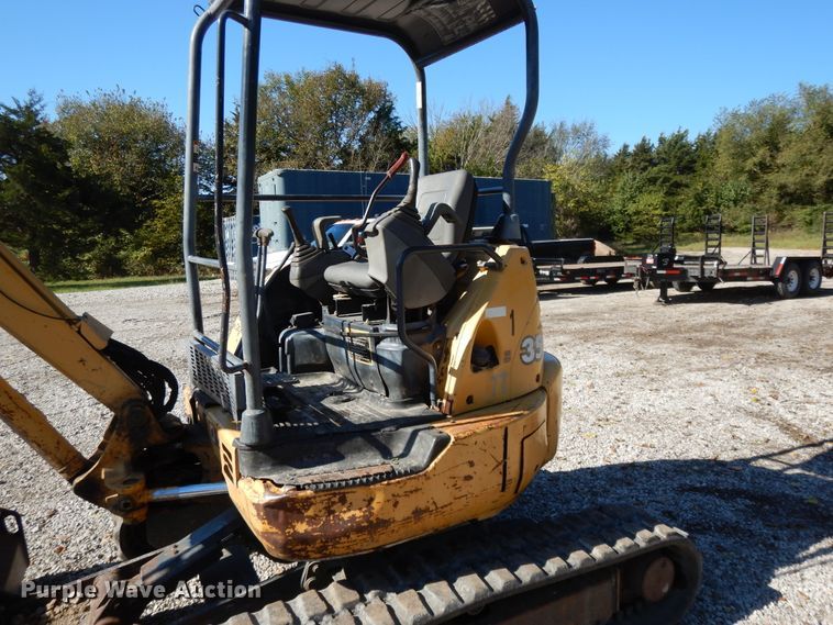 image for item DH0103 2003 John Deere 35C  mini excavator