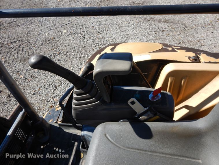 image for item DH0103 2003 John Deere 35C  mini excavator