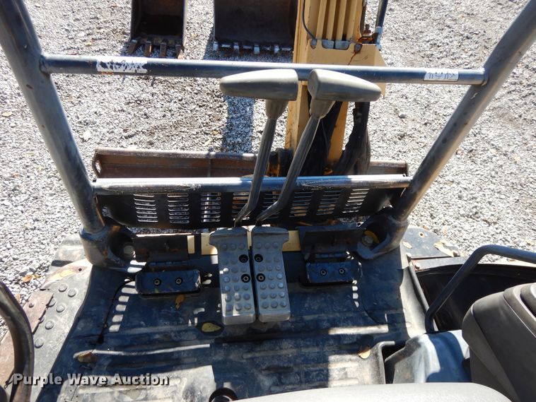 image for item DH0103 2003 John Deere 35C  mini excavator