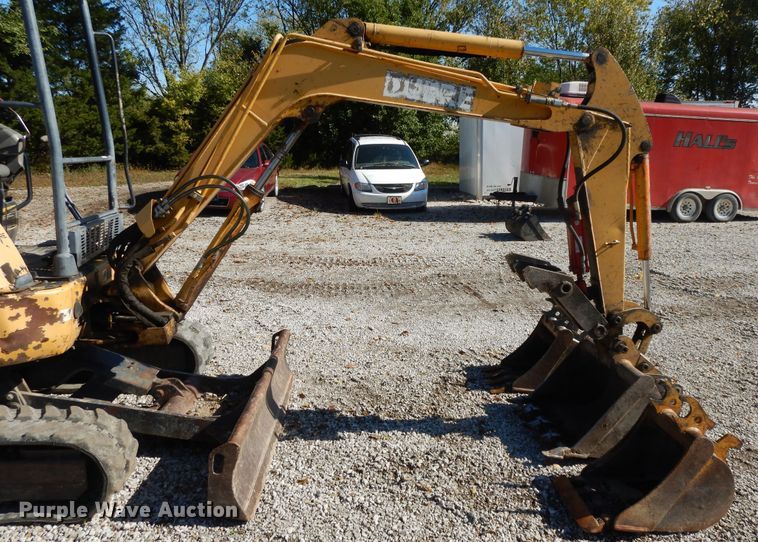 image for item DH0103 2003 John Deere 35C  mini excavator