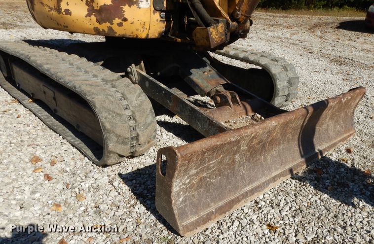 image for item DH0103 2003 John Deere 35C  mini excavator