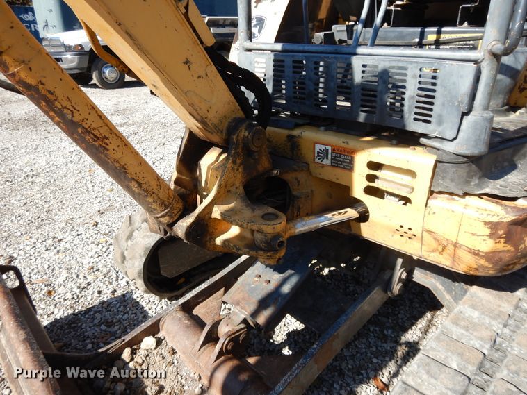 image for item DH0103 2003 John Deere 35C  mini excavator