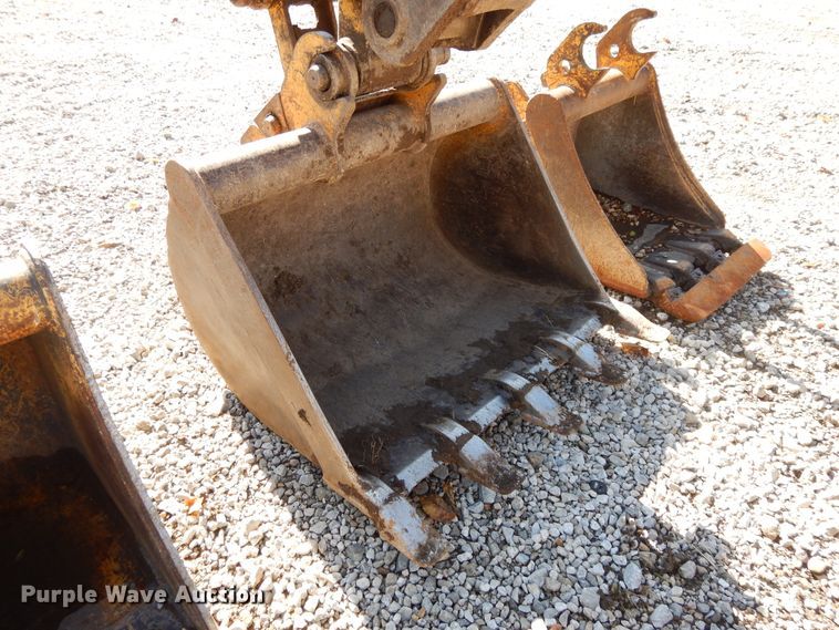 image for item DH0103 2003 John Deere 35C  mini excavator