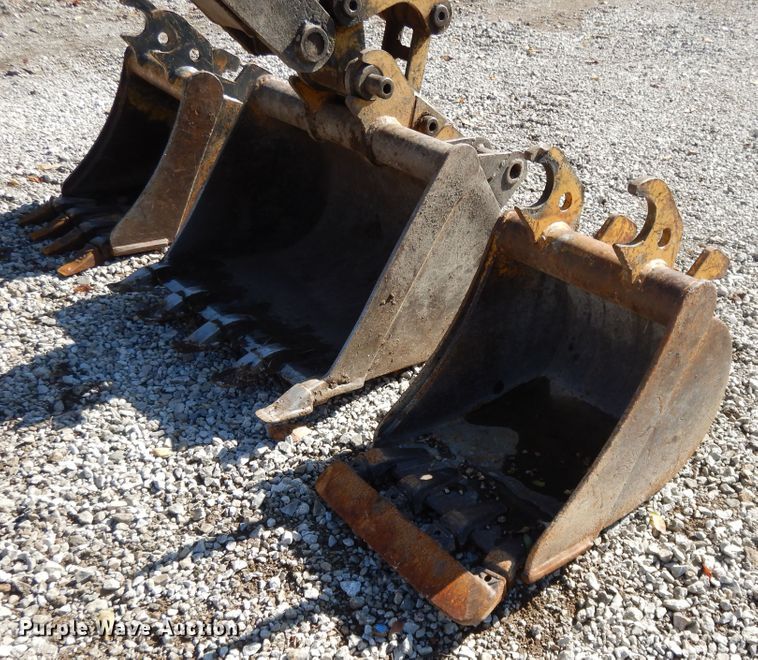 image for item DH0103 2003 John Deere 35C  mini excavator