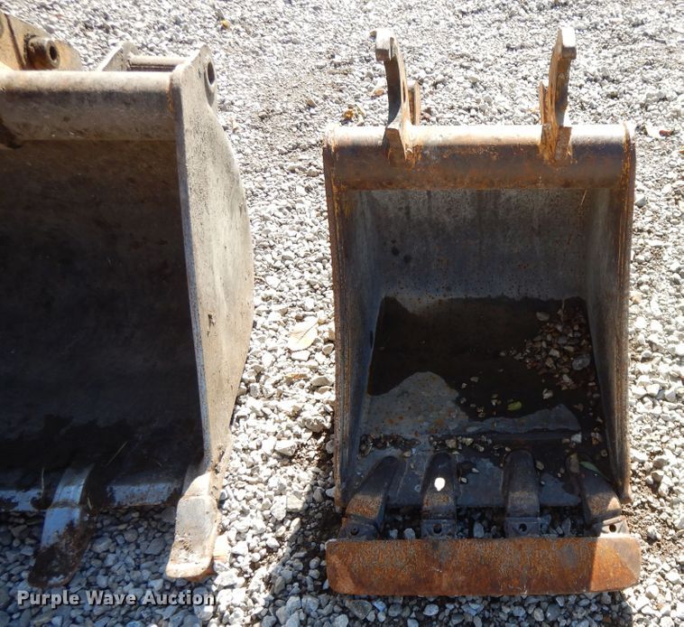 image for item DH0103 2003 John Deere 35C  mini excavator