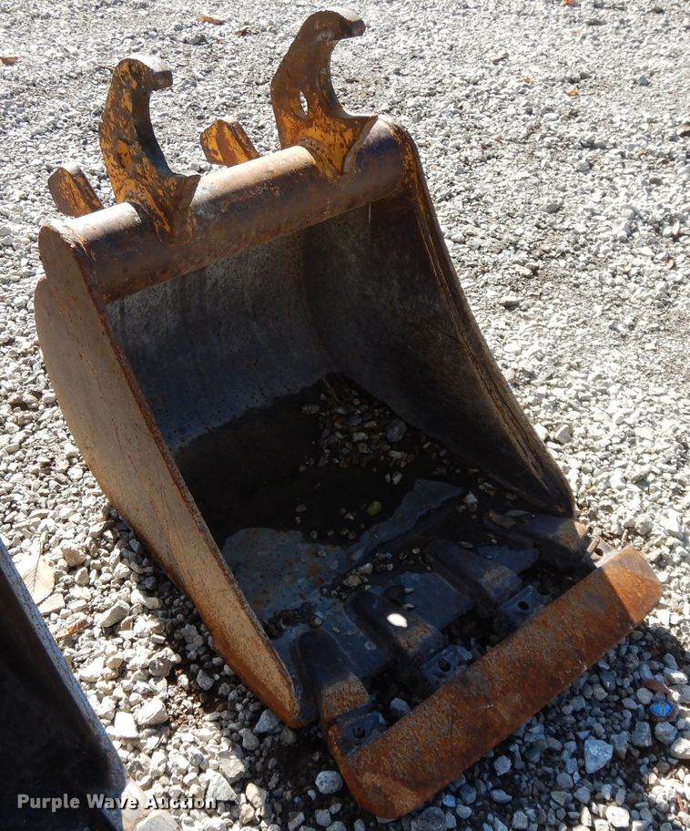 image for item DH0103 2003 John Deere 35C  mini excavator